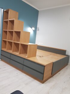 Подиум с ящиками