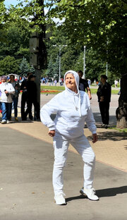 Танцуют все