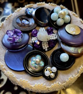 Рукоделие из пуговиц.