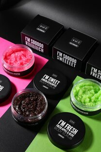 RICH BERRIES, SWEET CHOCOLATE & COFFEE, FRESH APPLE & OLIVE