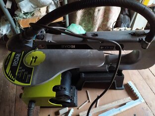 Выпиливание на лобзиковом станке