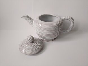 Чайники,чашечки...и прочая посуда для жизни.......