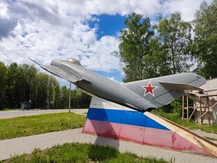 Фронтовой истребитель МиГ-17
