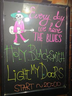 Питер. Девушка. Голос