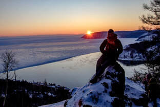 Байкал зимой - как увидеть самый красивый лед и не потратить много денег