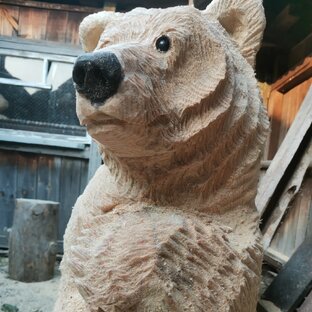 Резьба бензопилой фигуры животных 