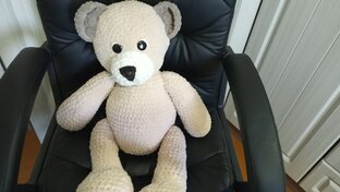 Мишка из плюшевой пряжи .