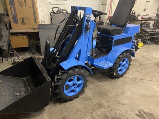 Мини погрузчик 