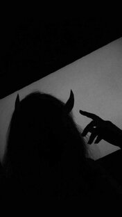 Чтец Лилит озвучивает «Одиночек»