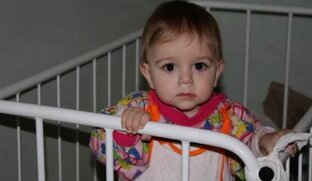 Мама за забором