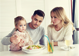 Между мамой и женой. Мини роман