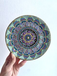 Рисую на тарелках 