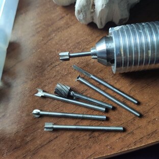 Гравер (бормашина) и насадки: шарошки, борфрезы