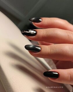 NAIL BAR