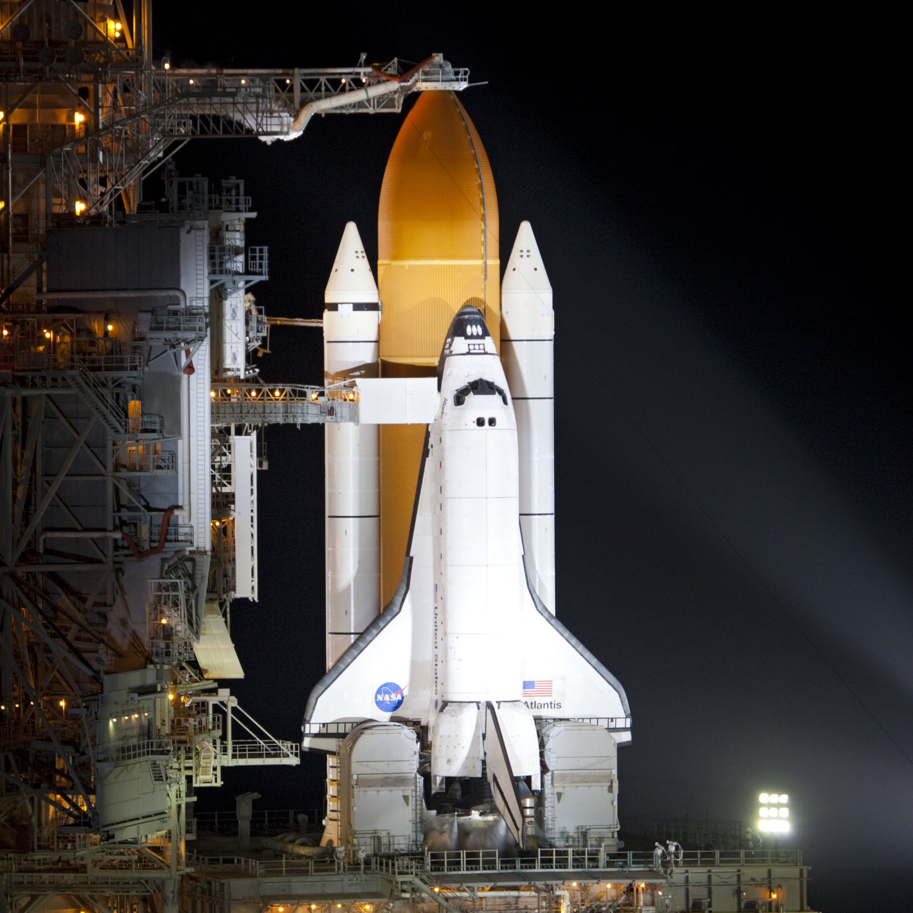Shuttle. Спейс шаттл Атлантис. Спейс шаттл космический корабль. Ракета Спейс шаттл. Шаттл Атлантис в космосе