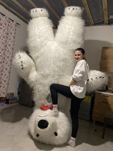 Выезжаем к вам на праздник. Белый мишка 