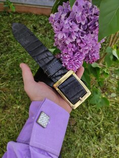 Работа с кожей.