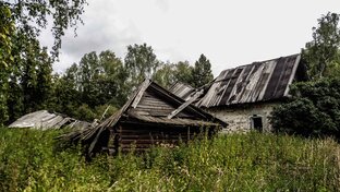 Начало восстановления дома прадеда. Развалины
