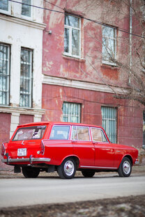 Про Москвич-2137