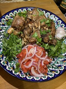 Ужинаем с котом в тапке