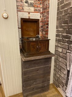 Про блошиные рынки и антикварные магазины