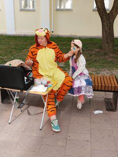"Центр Культуры "Встречи у Микешина.