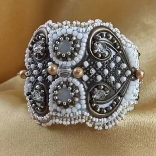 Браслеты вышитые