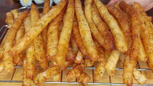 Хрустящие картофельные палочки.