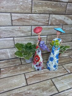 Куклы из бумажных трубочек.