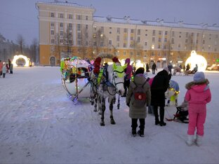 Праздники.