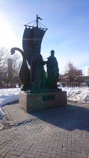 Городские скульптуры и граффити