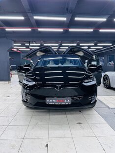 Tesla Medel X 