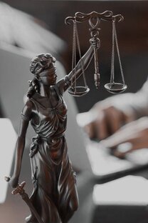 Юриспруденция и право