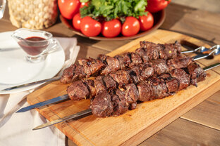 На шампурах