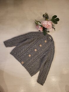 Кардиганы, кофточки, джемпера