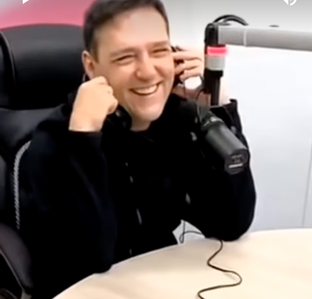 В основном, рубрика про Ю.Шатунова + учим ин.языки по песням.