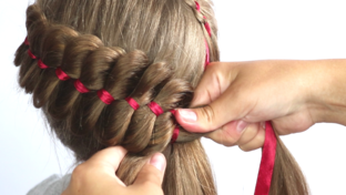 Прически с лентами