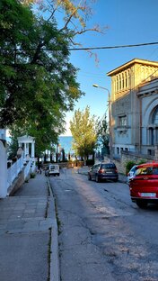 Городок у моря,  часть вторая