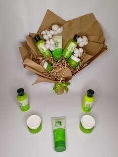 Подарочный букет из косметики "Алоэ Вера"