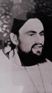 "Младший лейтенант церковной службы..."