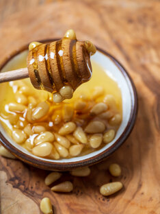 О МЕДЕ ЛИПЫ ТАКЕ