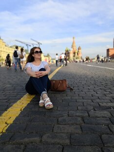 Статистика Дзен Мари шагает по Москве