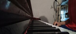 Игра на пианино 