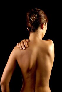 Убираем складки на спине 