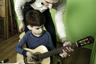 Гитара для детей - онлайн уроки гитары