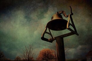 Слушай колокол....