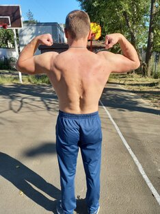 Тренировки на турниках и брусьях