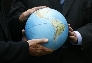 Историческая и политическая аналитика