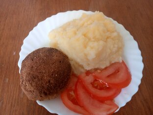 Чем кормит своих детей многодетная мать, или экономное меню.