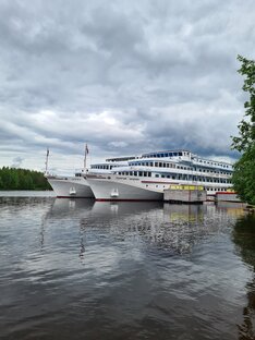 Теплоходные круизы по России.